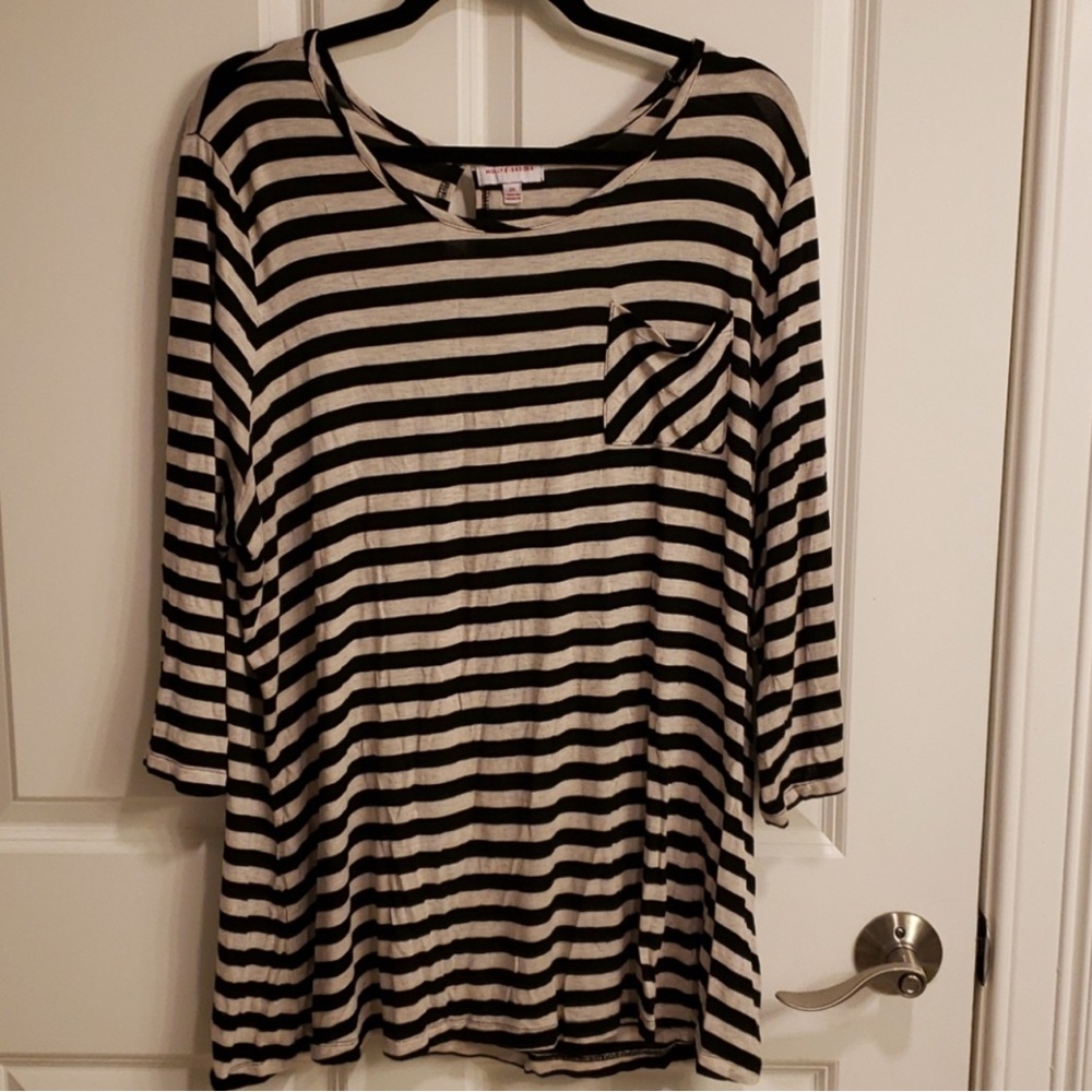 Striped Black and White Women's Short Sleeve Top